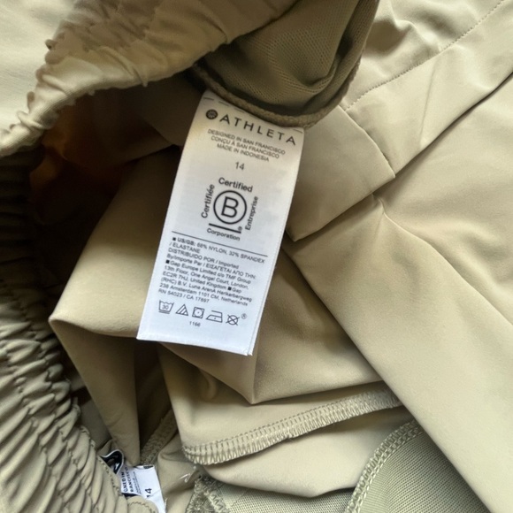 NWT Athleta Pinnacle Trouser‎ Pants Women’s Sz 14 Tan Beige Travel Lightweight - Picture 13 of 13